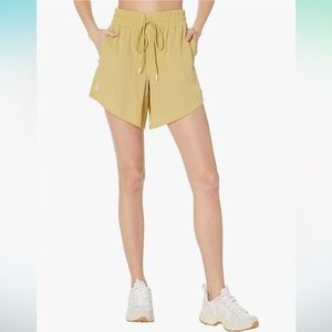 NWOT FREE PEOPLE FP MOVEMENT Levitate Shorts Honey Wheat Workout Athleti…